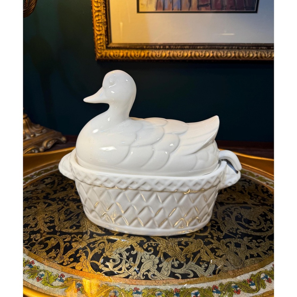 Vintage Ceramic Duck Soup Tureen: 1970s Farmhouse Kitchen Decor‎